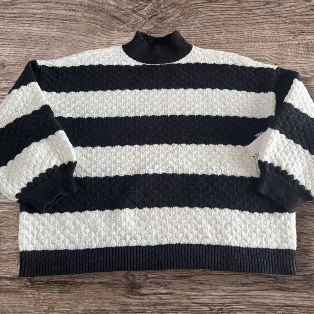 NWT's Women's Plus size Black and White Striped Sweater Nine West size 2X